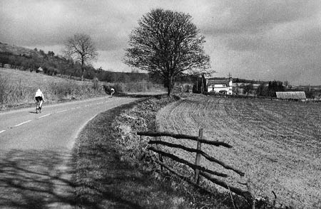 roady-through-countryside