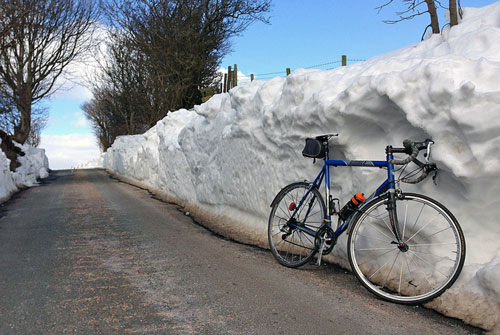 snow-cycling