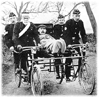 wwi-bicycle-ambulances