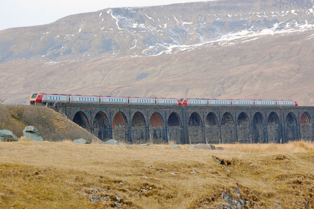 virgin-train-viaduct