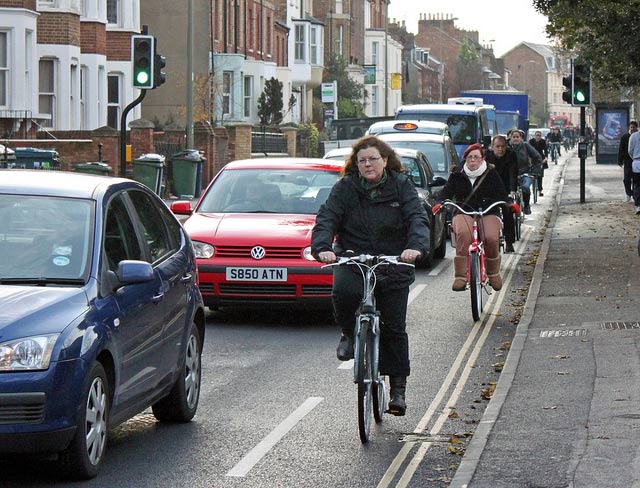 lines-cyclists