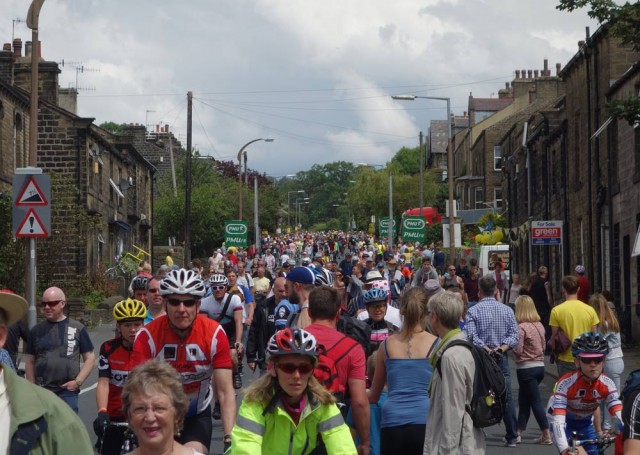 crowds-silsden-small