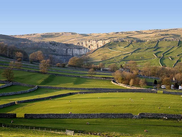 malham-cove-andyspicturesurl