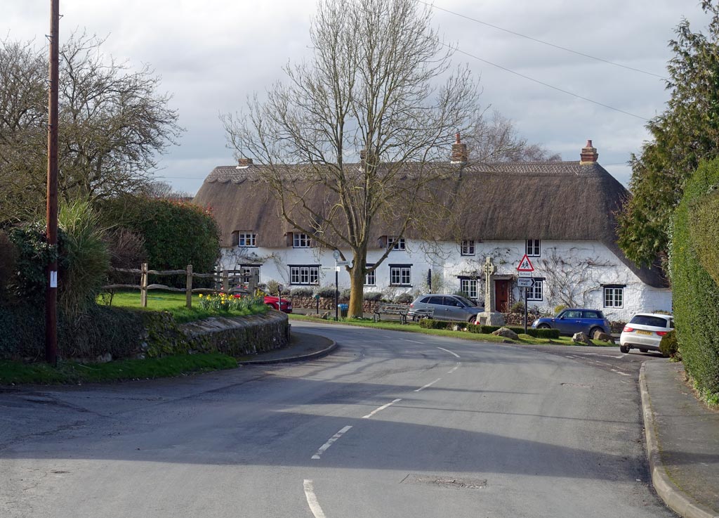 ashbury-village-road