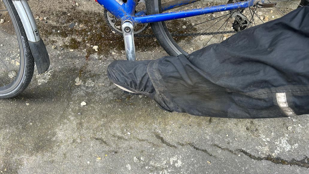 waterproof-trousers-over-leg